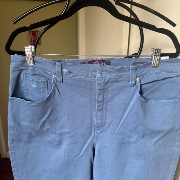 GLORIA VANDERBILT AMANDA JEANS SIZE 14 SKY BLUE COLOR STRETCH STRAIGHT - Picture 2 of 6